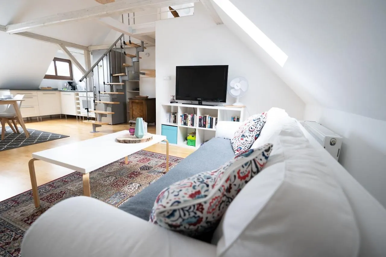 Apartment 27 Coburg